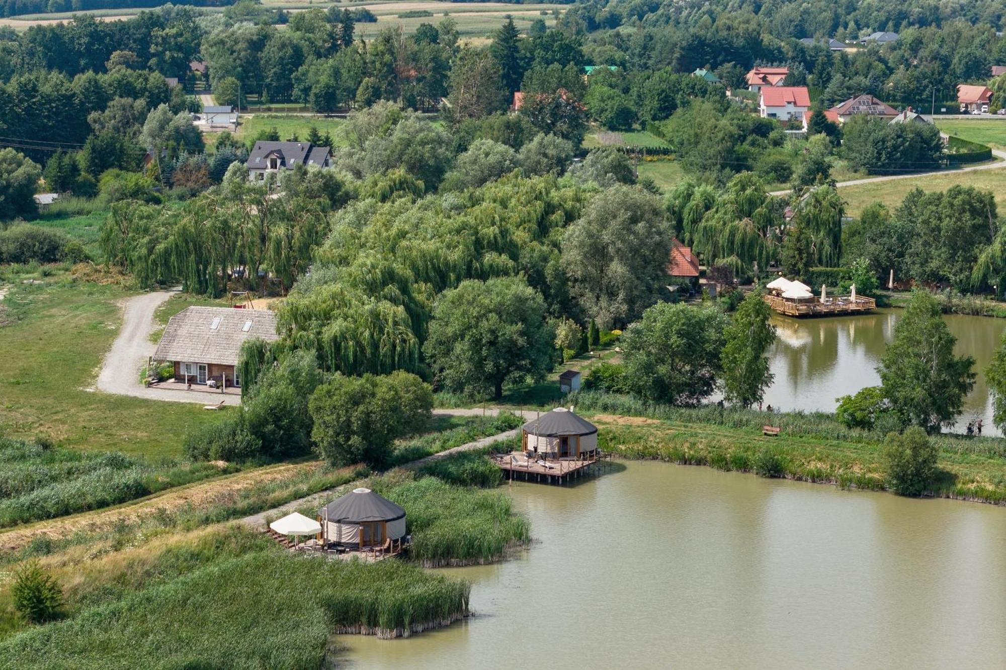 Chatka Pradziadka I Jurty Na Wodzie Pokrowka Luaran gambar